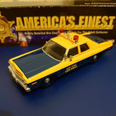 Modelo fundido a presión Corgi Dodge Monaco 1:43 Policía del Estado de Nueva York US06006  Foto 1 de 4