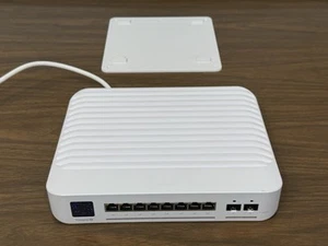 Ubiquiti Networks Enterprise 8-Port Multi-Gigabit Layer 3 PoE Switch W/ W-Mount - Picture 1 of 24