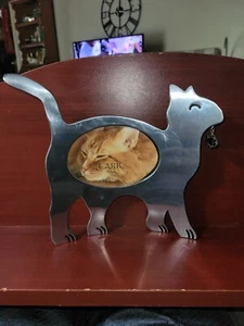 Carr Frames, Cat (Free Standing) 3 1/2” x 5” photo frame - Picture 1 of 3