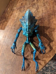 1996 ID4 Independence Day Alien Science Officer Action Figure Blue - Picture 1 of 3