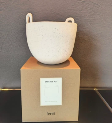 ferm LIVING Speckle Pot weiß Small Steingut Übertopf Dekoration | eUVP 69 € - Bild 1 von 2