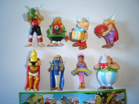 ASTERIX & OBELIX 50TH BIRTHDAY 2009 KINDER SURPRISE FIGURES SET -  COLLECTIBLES Cover
