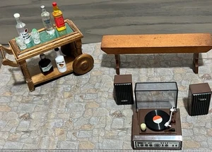 Dollhouse Furniture: Loaded Bar Cart, SPINNING  Record Player/Speakers, & Bench - Picture 1 of 11