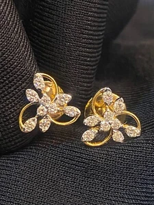 Stunning 1/2 Cts Round Brilliant Cut Natural Diamonds Stud Earrings In 18K Gold - Picture 1 of 12