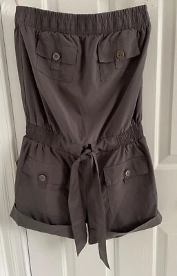 Mameluco corto Chesley sin mangas cintura corbata. Gris oscuro. S. Foto 1 de 4