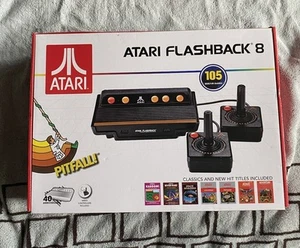 Consola y mandos Atari Flashback 8 en caja funciona muy bien 105 juegos - Imagen 1 de 15
