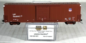 MICRO-TRAINS N 60' RIVET SIDE EXCESS HEIGHT BOX CAR UNION PACIFIC 10400031 - Picture 1 of 3