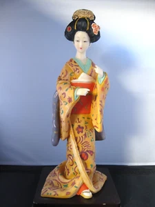 Gorgeous Japanese kimono lady figurine statue on wooden stand (31 cm tall) - Picture 1 of 13