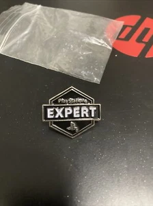 New PlayStation Expert PS4 Pin - Picture 1 of 3