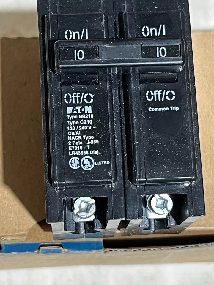 NUEVO Disyuntor Eaton Cutler Hammer BR210/C210 2 polos 10 amperios 120/240v Foto 1 de 1