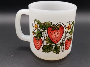Vintage Glasbake USA Strawberry Daisy Graphic Coffee Mug Milk Glass Retro MCM - Picture 1 of 13
