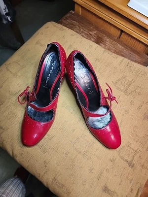 Hermosos zapatos de salón Casadei rojos talla 9,5 Foto 1 de 4