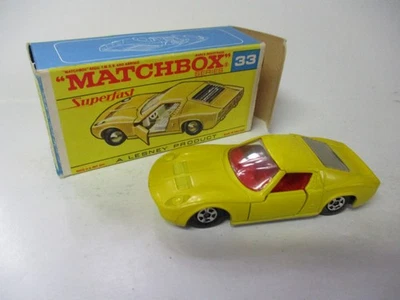 Matchbox Lesney Superfast SF33 Lamborghini Miura - ЖЕЛТЫЙ С НАПРАВЛЯЮЩЕЙ БУКСИРОВКИ, в коробке - Изображение 1 из 4