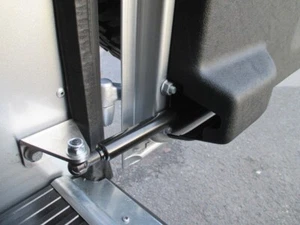 Kit de soporte de puntal de gas para puerta trasera de acero inoxidable para Land Rover Defender - 2002 en adelante - Imagen 1 de 2