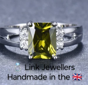 DMB: Woman Silver Ring. Size U-V. Lab Created Emerald Cut Green Peridot Beryl - Picture 1 of 11
