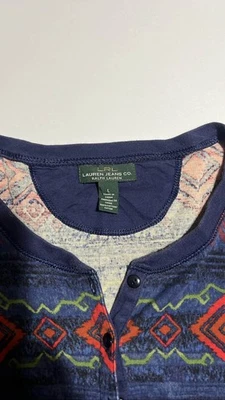 Top LAUREN JEANS CO. Ralph Lauren L Azteca Henley LS Foto 1 de 4