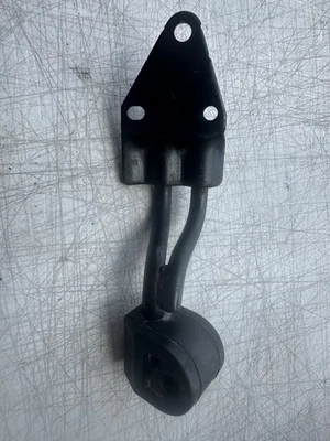 Nissan 350Z 2007 silenciador de escape trasero soporte de suspensión con aislante lado izquierdo OEM Foto 1 de 4