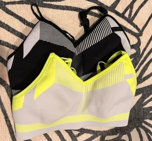 DOS NIKE Indy Flyknit Sujetador Deportivo Soporte Dri Fit Negro Blanco/Gris Voltio - PEQUEÑO - Imagen 1 de 10
