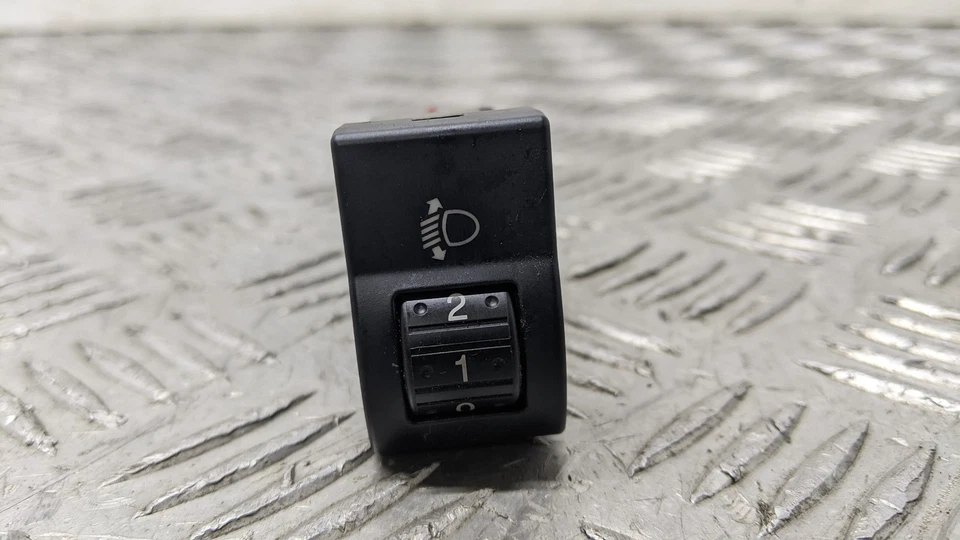 Interruptor de nivel de faros MAZDA 3 TS2 2005 BP4K666F0 Foto 1 de 4