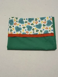 One Queen Size Pillowcase 30x20 Green Jesus Loves Me Pre-owned - Picture 1 of 4