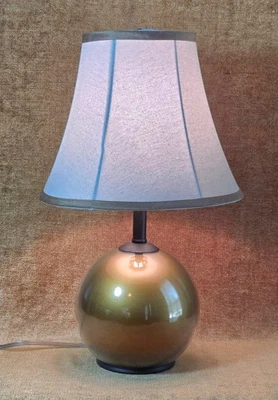 Lámpara Esfera Dorada Brillante ESTILO CMM Lino Aspecto Pantalla Recortada 17.25 Alto LEER Foto 1 de 4