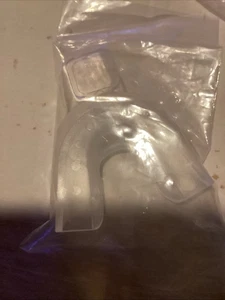 2 ZÄHNE THERMOFORMEN MUNDSCHALEN ZAHNAUFHELLUNG MUNDSCHALE FORMTEIL BLEICHEN - Bild 1 von 2