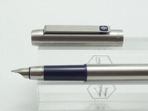 Parker 25 Flighter Fountain Pen, Ridge Top, Blue Trim, Medium Nib, 1995 *MINT* - Picture 1 of 16