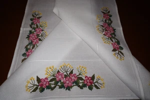 Schöne Mitteldecke-Handarbeit-Stickerei-Blumen-Tischdecke-Neu/unbenutzt - Bild 1 von 6
