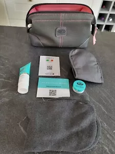 BRIC'S Qatar Airways Business Class luxury Gift Kit Travel Bag Toiletry Pouch - Picture 1 of 3