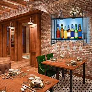 Soporte de almacenamiento para botellas de vino Colgador de vasos Montado en la pared LED RGB Estante de exhibición de vino - Imagen 1 de 13