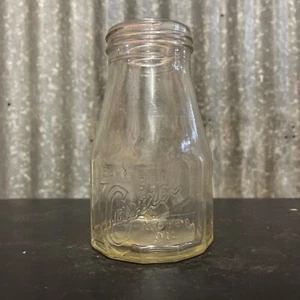 Wakefield Castrol Genuine 1 Pint Embossed Vintage Australian Motor Oil Bottle - Picture 1 of 6