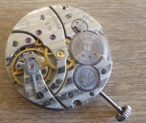 VINTAGE GENTS POCKET WATCH MOVEMENT - Picture 1 of 3