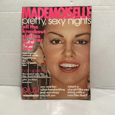 Mademoiselle Magazine November 1976 Clothes, Good Looks, Health, Home & Food Foto 1 de 4