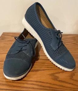 Natural Soul by Naturalizer Navy Perforated Nubuck Oxfords in Size 10M - Picture 1 of 5