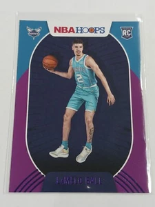 Balón LaMelo 2020-21 NBA Hoops púrpura novato #223 Charlotte Hornets estrella radiocontrol - Imagen 1 de 2