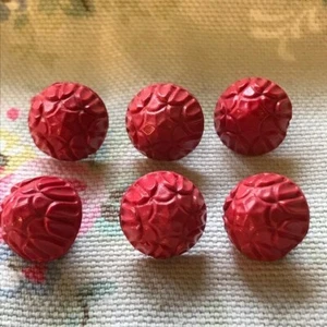 6 Vintage Domed RED Flower Button - Picture 1 of 2