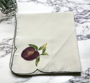 Vintage Cloth Napkins Lot of 8 Silk-Feel Grannycore Plum Applique 17 in - Picture 1 of 4