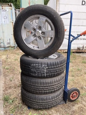 4x 245/65R17 111 H XL NOKIAN WR SPORT UTILITY WINTERREIFEN AUF JEEP-ALUFELGE - Bild 1 von 4