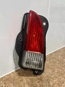 2005 HYUNDAI ELANTRA LEFT DRIVER SIDE INNER HATCH TAILIGHT - Picture 1 of 2