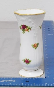 Vintage Royal Albert Old Country Roses 1962 Vase Raised Design 5.5" - Picture 1 of 10
