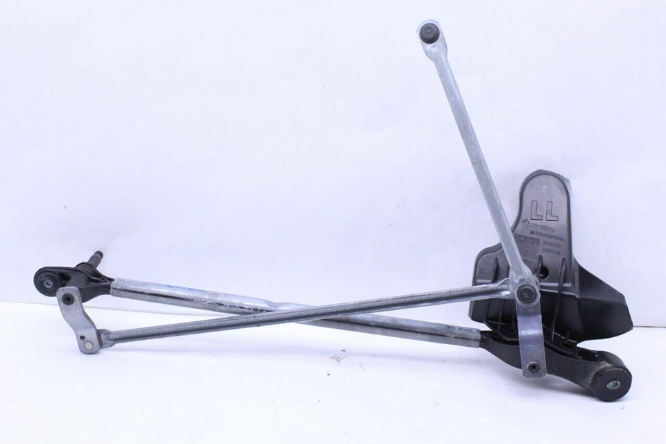 2014-2021 BMW M2 M235i M240i Windshield Wiper Linkage OEM Used - Image 1 of 4