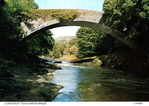 Llandovery Dolauhirion Bridge Vintage Postcard - Picture 1 of 2