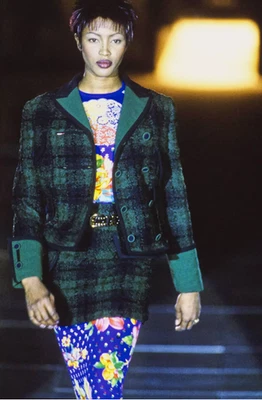 Conjunto Blazer y Falda Gianni Versace Otoño 1993 Cuadros Versace Foto 1 de 4