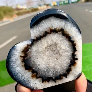142G Natural beautiful heart-shapedagate crystal cave super large gem - Picture 1 of 24