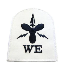 WE Weapons Engineering Royal Navy Badges - white working dress - Picture 1 of 6