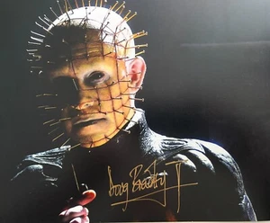 Autógrafo Hellraiser 10x8 firmado genuino por Doug Bradley cabeza de alfiler - Imagen 1 de 3