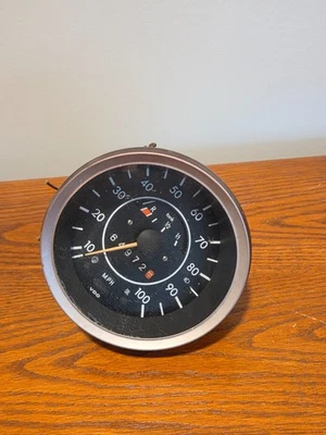 Velocímetro VW Beetle, datado de 1973 Volkswagen 133 957 023 E compatível com 73-79 - Imagem 1 de 3