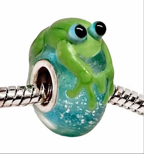 Yummy handmade green glass frog bracelet bead charm with single 925 silver core - Picture 1 of 1