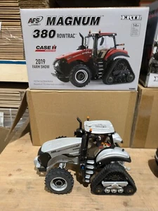 1/32 Case IH 380 Magnum Row Trac Tractor, 2019 Farm Show, Silver Chaser - Picture 1 of 1