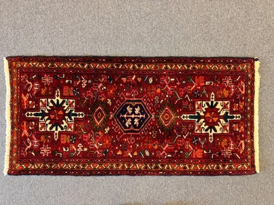 RED KARAJA / HERRIZ RICH COLOR 100% WOOL HAND KNOTTED RUNNER/RUG 2 X 5 - Image 1 of 4